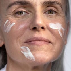 Daily Hydra Cream: Lightweight facial moisturizer for instant hydration and antioxidant protection.