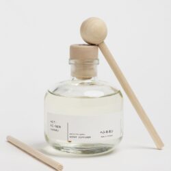 Hetkinen Shinrin Yoku Scent Diffuser - Experience a chic, ancient, and spicy ambiance with this natural room fragrance.