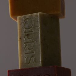 LE BOTANISTE Cleansing Bar - Hydrating & Soothing - Calendula, Comfrey, St. John's Wort - Vegan Skincare