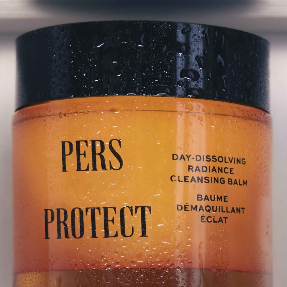 PERS Makeup Cleansing Balm jar with creamy texture, ready to remove makeup and pollution.